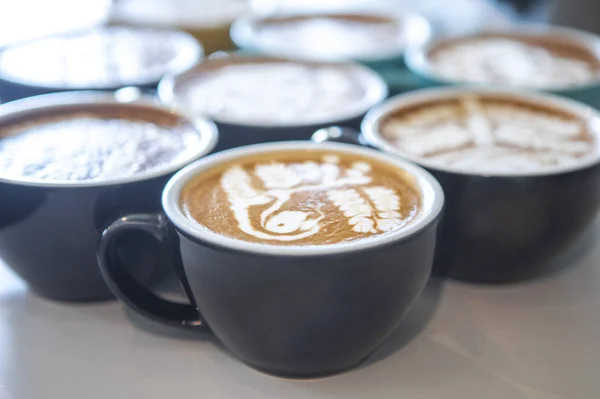 Filiżanka Kawy Sztuką Latte — Zdjęcie stockowe