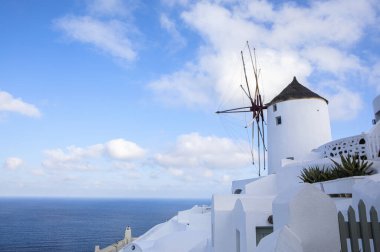 Yunanistan 'ın Santorini adasının geleneksel Yunan mimarisi