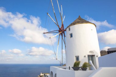 Yunanistan, Santorini 'de beyaz yel değirmeni