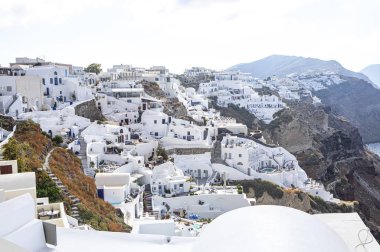 Yunanistan 'ın Santorini adasının geleneksel Yunan mimarisi