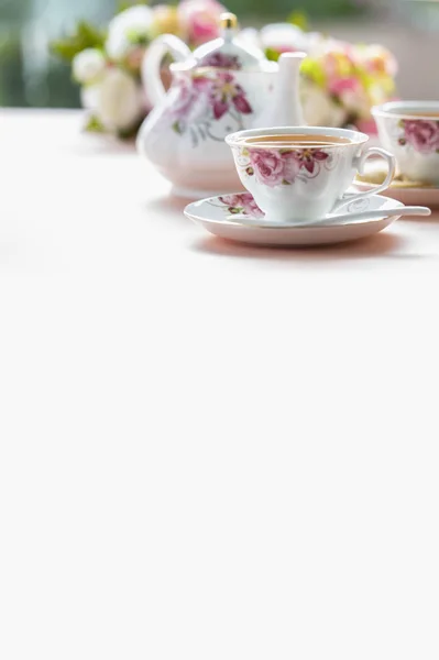 Teaset Λευκό Τραπέζι — Φωτογραφία Αρχείου
