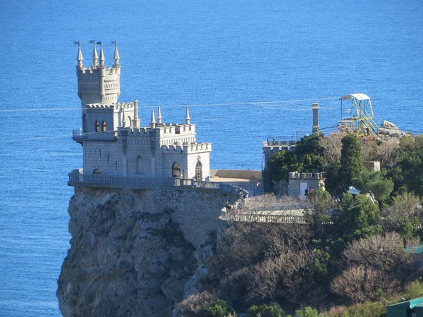 Kırım 'da yer alan Kırlangıç Yuvası Kalesi