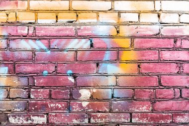 Eski, kirli, beyaz tuğladan bir duvarın arka planı. Alçı, boyalı duvarlar, doku.