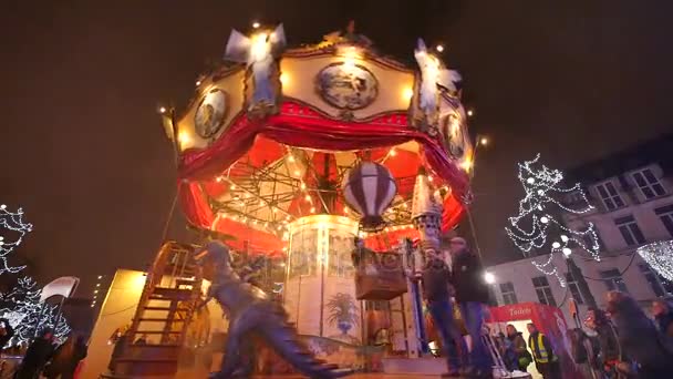 Brussel, België. Maart Aux Poissons Vismet. Traditionele kerst Fair druk in Brussel op 26 December 2016 — Stockvideo