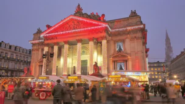 Colorido mercado de Navidad en el centro de Bruselas — Vídeo de stock