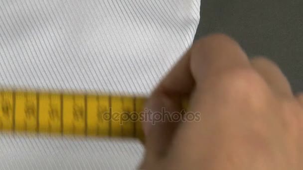 Camisa de hombre de medida de sastre Ancho de cintura — Vídeo de stock