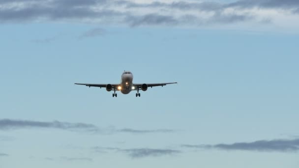 Vueling Jsy Airbus A320 214 Avión Pasajeros Aterrizaje Avión Que — Vídeos de Stock