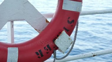 Bir Cruise Gemi Güverte dalgalar deniz