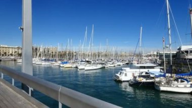 Barcelona'da geçiş Maremagnum pazarı Köprüsü