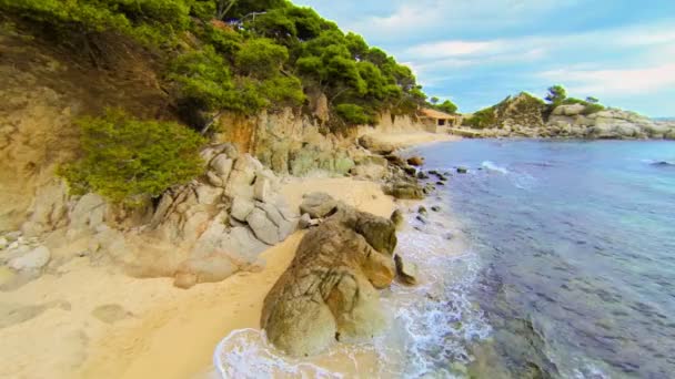 Drohnen Aus Der Luft Betrachten Mediterranen Unberührten Unberührten Strand Luftbildaufnahmen — Stockvideo