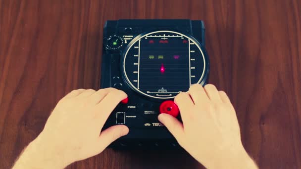 Retro Toy Starship Arcade Playing Console Joven Jugando Con Juguete — Vídeo de stock