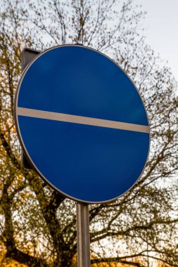 Yol işaretleri yazıtlar için boş.