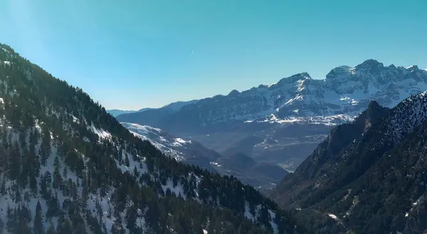 比利牛斯山脉的山区景观 — 图库照片