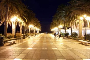 Avrupa, Akdeniz, Nerja, Mlaga, İspanya 'nın beyaz köylerinden biri olan Endülüs, İspanya, tatil, turistik nokta, ünlü yer, deniz, deniz, plaj, turizm 