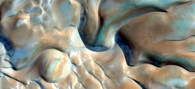 Rüzgâr çömleği, Afrika çöllerinin soyut fotoğrafçılığı. Çöl manzaralarının havadan görünüşü, Tür: Soyut doğalcılıktan, mecazi, çağdaş fotoğraf sanatına kadar