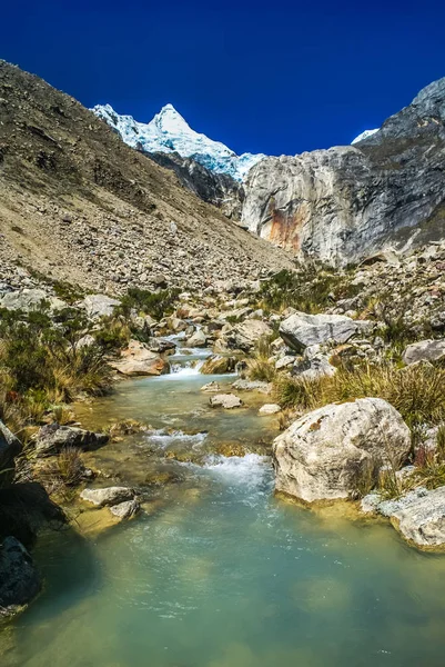 Alpamayo em Peru — Fotografia de Stock