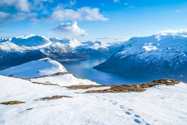 Cordillera en nieve —  Fotos de Stock