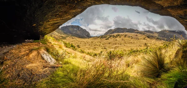 Vista desde la cueva — Foto de Stock