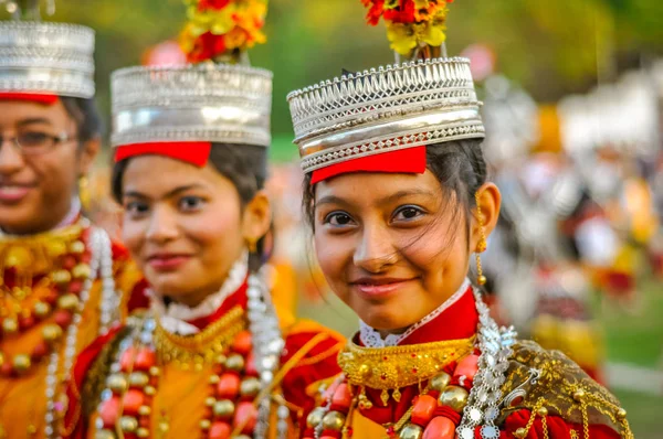 Uśmiechnięte dziewczyny w Shillong w Meghalaya — Zdjęcie stockowe