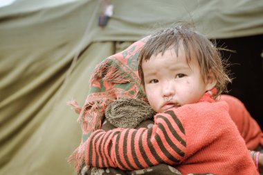 Nepal kırmızı küçük kız