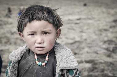 Nepal iri gözlü küçük kız