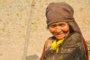 Nepal kahverengi headcloth kadınla