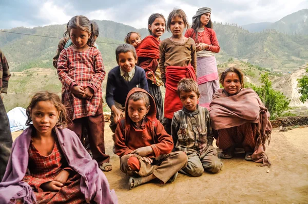 Grupo de crianças no Nepal — Fotografia de Stock