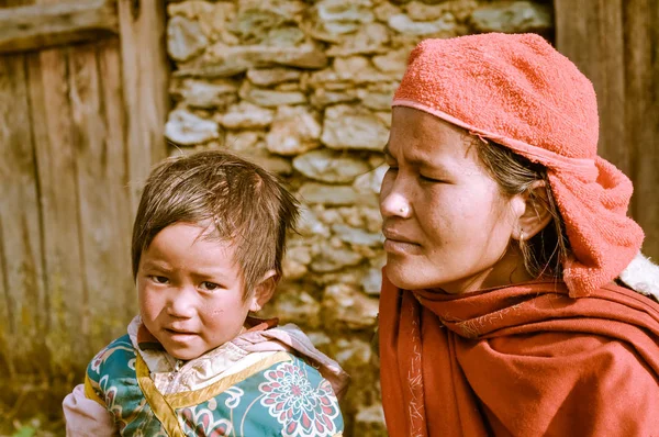 Moderskap i Nepal — Stockfoto