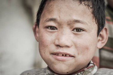 Nepal kahverengi gözleri
