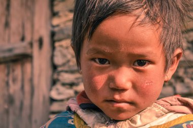 Nepal hüzünlü gözleri