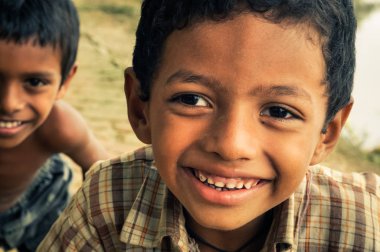 Kahverengi gözlü arkadaş Bangladeş