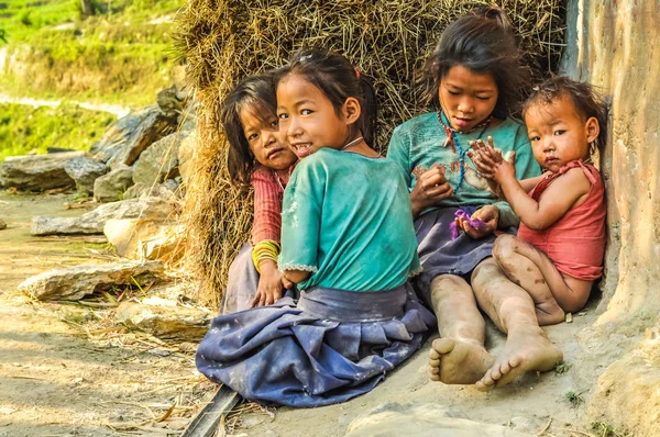 Quatro meninas no Nepal — Fotografia de Stock