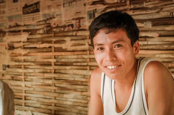 Damak Nepal gülümseyen adam