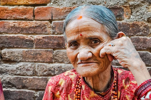Vieja en Nepal — Foto de Stock