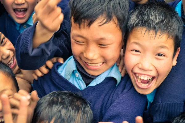 Arunachal Pradesh bağıran çocuklar