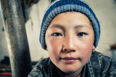 Tacikistan ilginç kahverengi gözlü çocuk