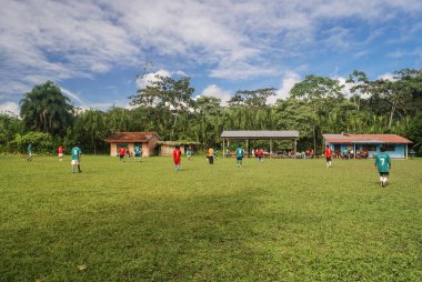 Villa Alcira Bolivya maçında futbol