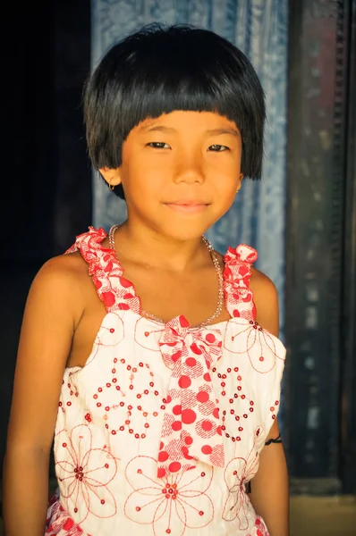 Chica en vestido en Bangladesh — Foto de Stock