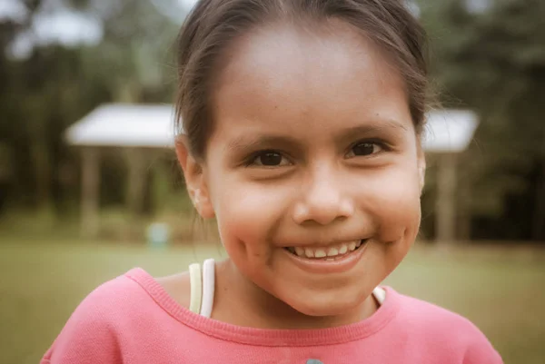 Flicka med gropar i Bolivia — Stockfoto