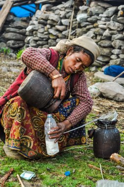 Çalışma Dolpo Nepal kadında