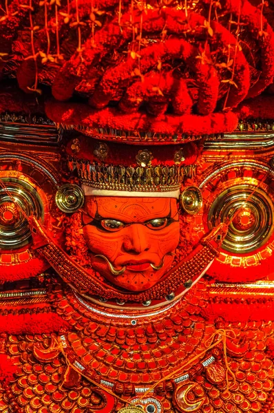 Orangene Maske in Kerala — Stockfoto