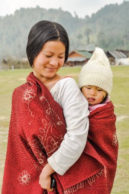 Arunachal Pradesh kızı kadınla