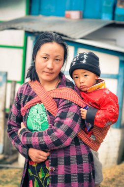 Arunachal Pradesh çocuk ile anne