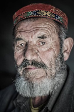 Tacikistan gri sakallı