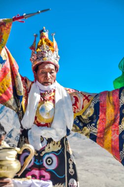 Monk Ladakh renkli kılık