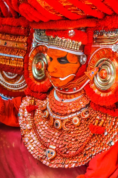 Tänzer in Maske in Kerala — Stockfoto