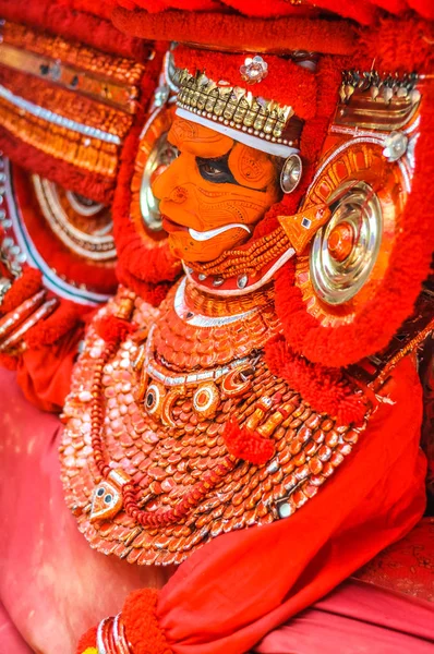 Uomo in maschera in Kerala — Foto Stock