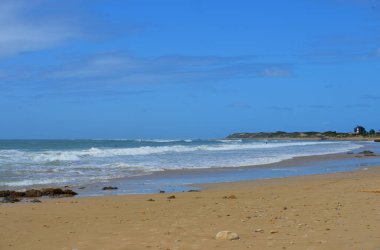 Güney Afrika 'daki bir plajın deniz manzarası.