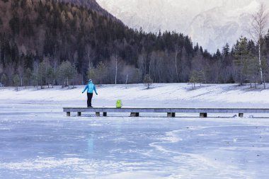 Kış zamanında etkin sabah.