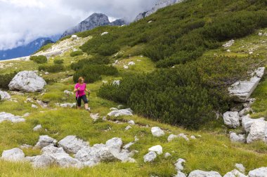 Aktif yaşam tarzı - sağlıklı bir yaşam tarzı. Yürürken iyi hissediyor 